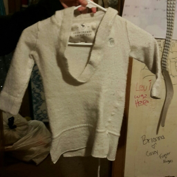 Abercrombie half sleeve sweater