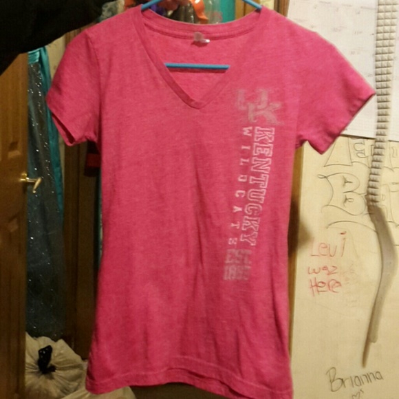 UK Vneck short sleeve