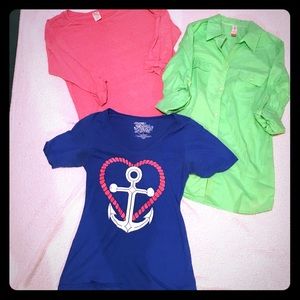 💕 3 size large tops 💕