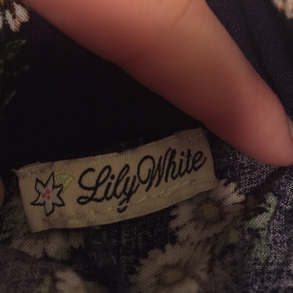 Shorts - Picture 3 of 3