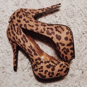 Leopard Pumps