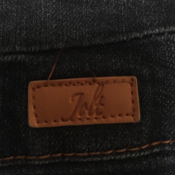 Shorts - Picture 3 of 4