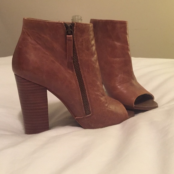 Heeled booties
