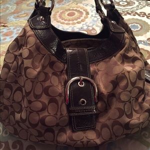 coach bag some wear in bottom