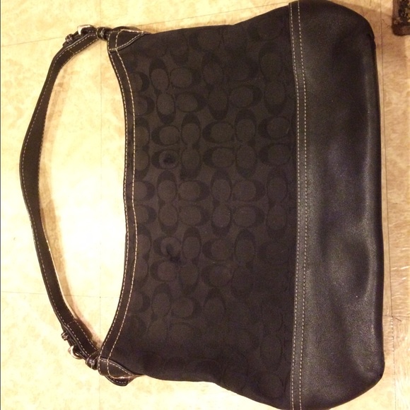 Signature Black Coach - Picture 3 of 4