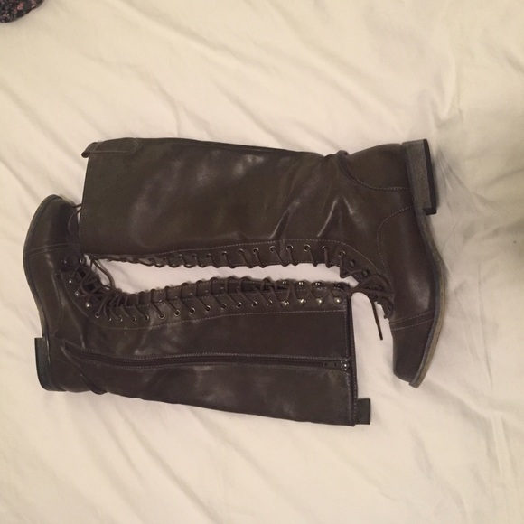 High boots - Picture 1 of 3