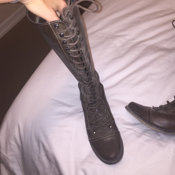 High boots - Picture 3 of 3