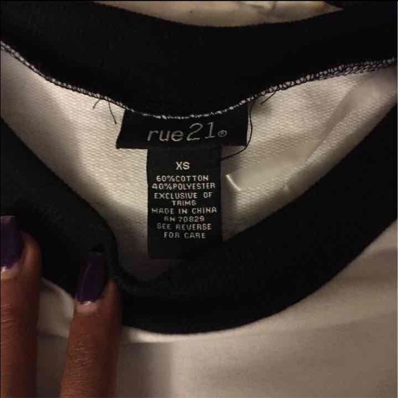 💕SOLD💕BOSS Sequin CrewNeck - Picture 4 of 4