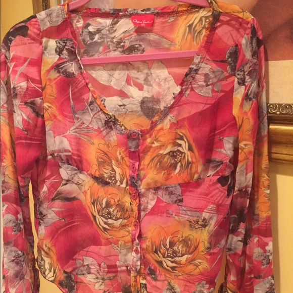 Floral sheer top size medium