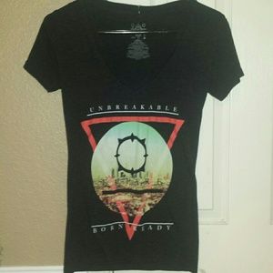 Empyre tee size xs