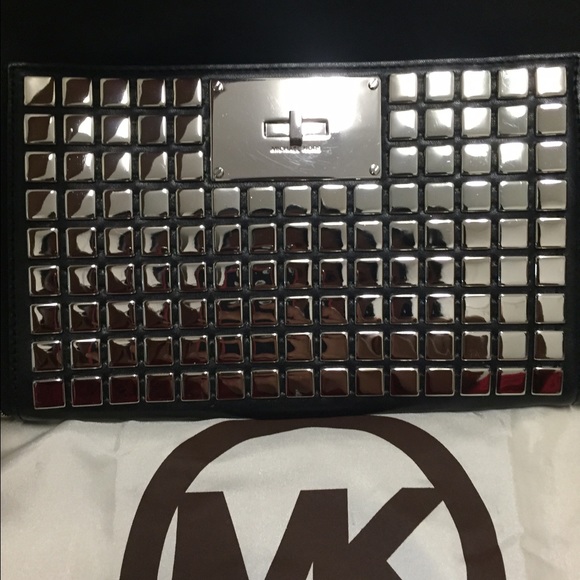 Michael Kors bag Clear out sale 💫💫 - Picture 2 of 4