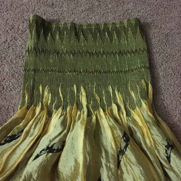 Dress - Picture 2 of 2