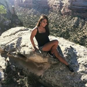 Meet your Posher, Alyssa