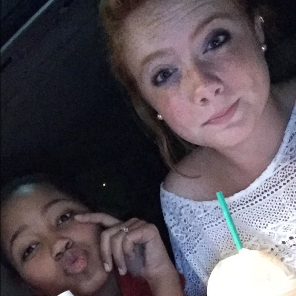 Meet your Posher, Alexia