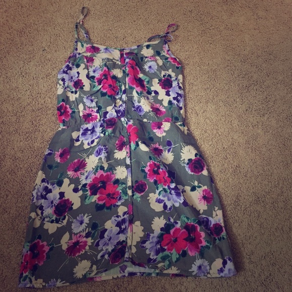 Dress - Picture 1 of 2