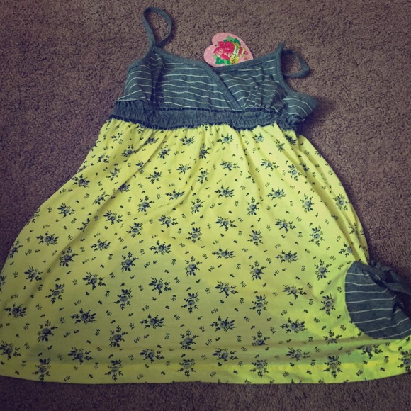 Shirt - Picture 1 of 3