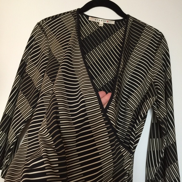 Striped 3/4 sleeve top - Picture 2 of 2