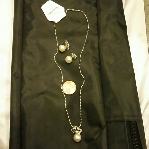 Silver butterfly pearl necklace and earrings