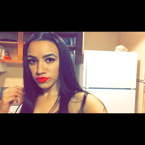 Meet your Posher, Shelbi