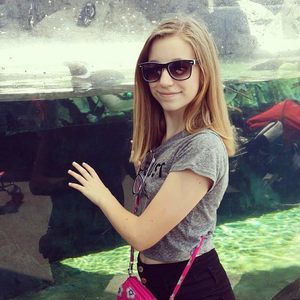 Meet your Posher, Stephanie