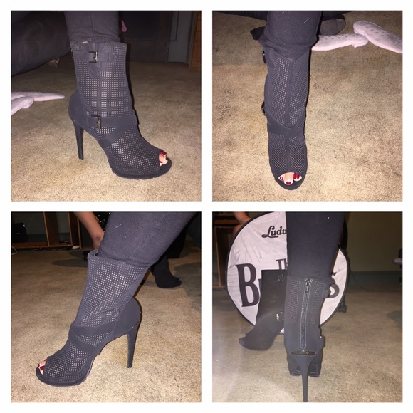 Juicy Couture Perforated Peep-Toe - Picture 4 of 4