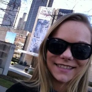 Meet your Posher, Emily