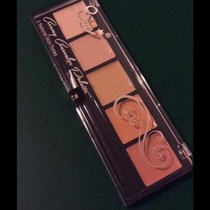 New. Concealer palette