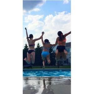 Meet your Posher, Joely