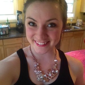 Meet your Posher, Elizabeth