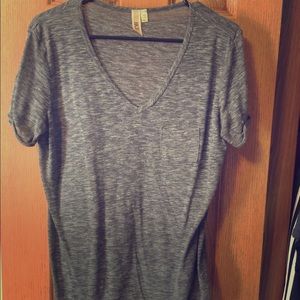 Grey tee shirt