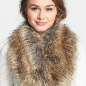 Faux fur infinity scarf 💁🏻