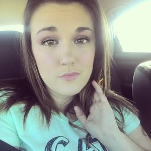 Meet your Posher, Desiree