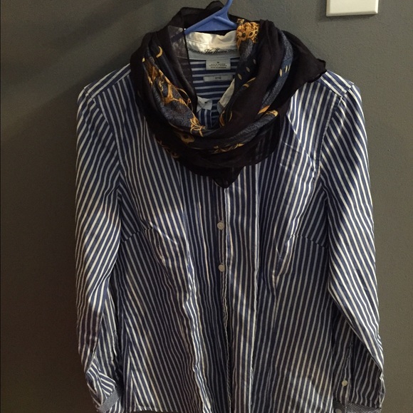 Blue and white button up - Picture 2 of 2