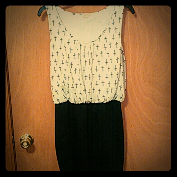 Forever 21 Crosses Dress Size Large