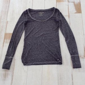 American Eagle long sleeve tee
