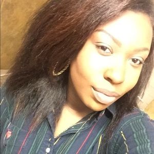 Meet your Posher, Charessa