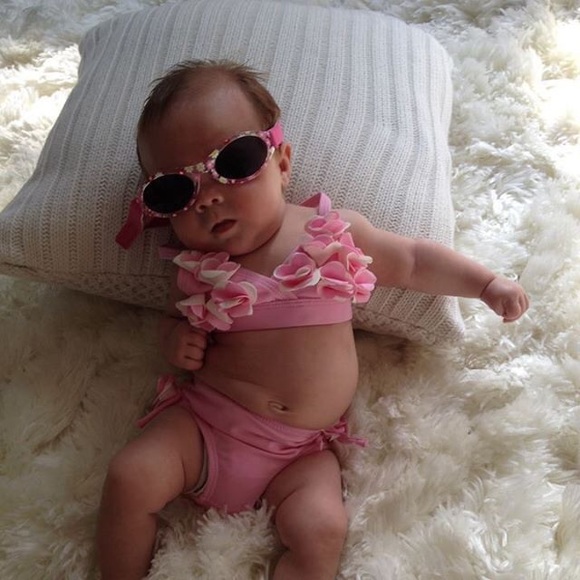 Hi Poshers! - Picture 3 of 4