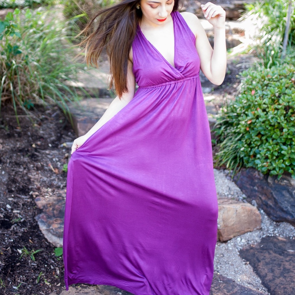 Beautiful Maxi Dress - Picture 2 of 4