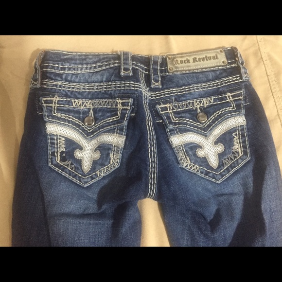 Like new rock revival capris