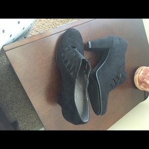 Aerosoles black suede size 11