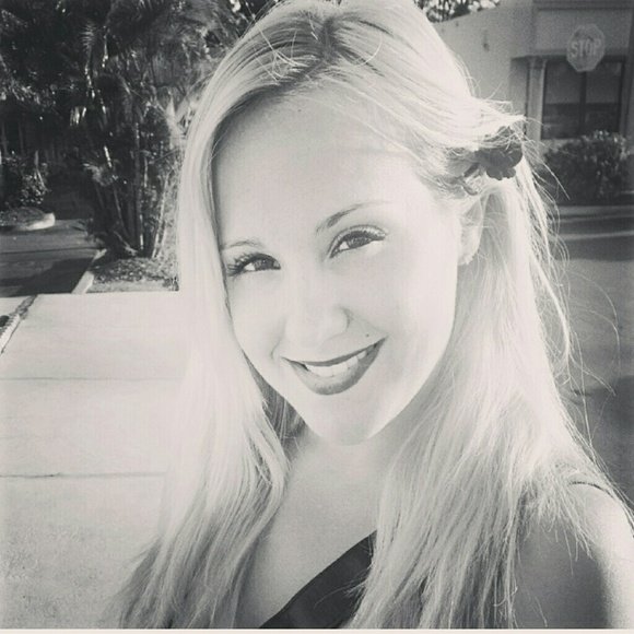 Meet your Posher, Caro - Picture 1 of 1