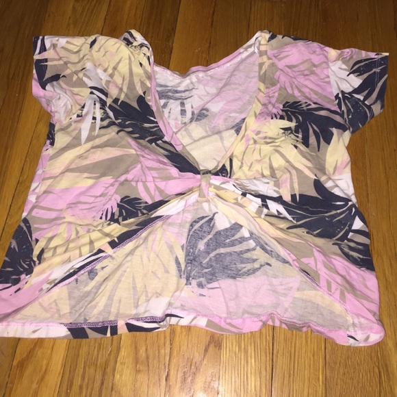 A shirt sleeve open back shirt - Picture 2 of 2