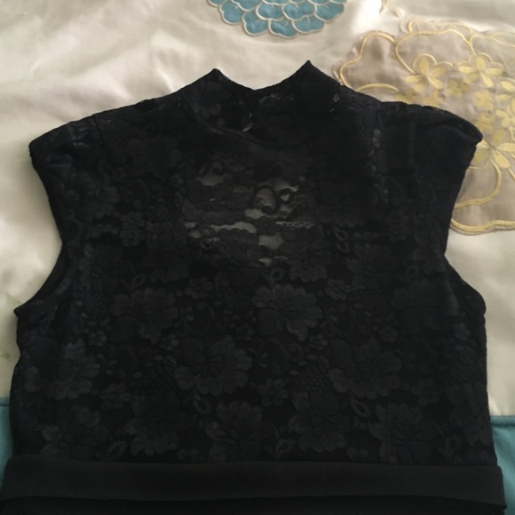 Black lace top peplum dress - Picture 3 of 4