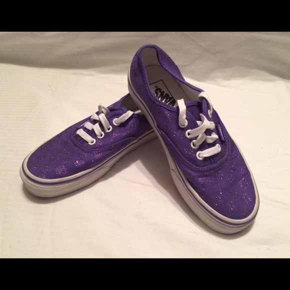 🎀🎀 NWOT New Vans sz 6 🎀🎀