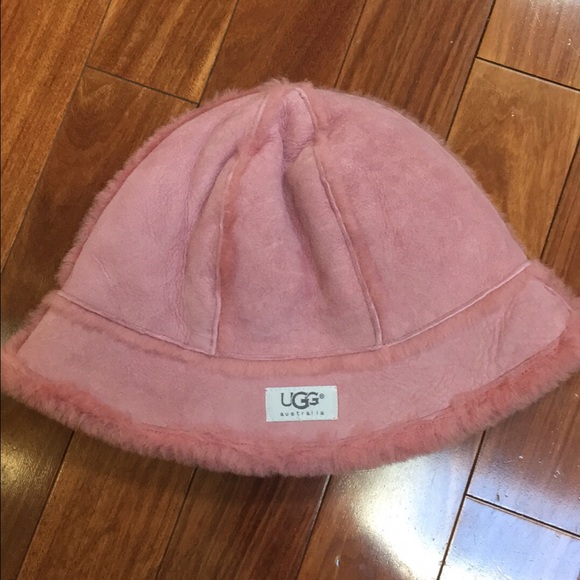 Ugg pink bucket hat