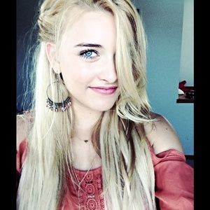 Meet your Posher, Lierin