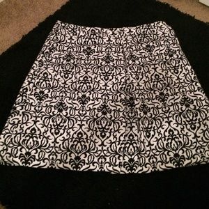 Black and white print Valerie Bertinelli skirt