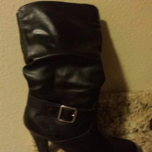 Shoes - Picture 4 of 4