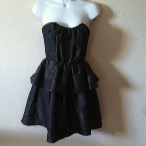 Black and Gold lines