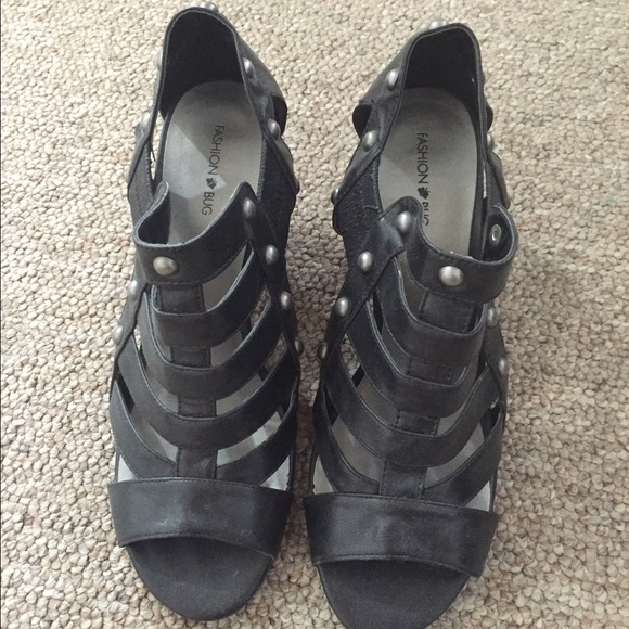 Fashion bug Wedges
